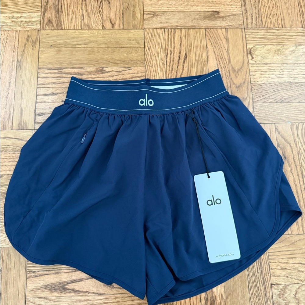 ALO Yoga - NWT - Match Point Navy Short XS